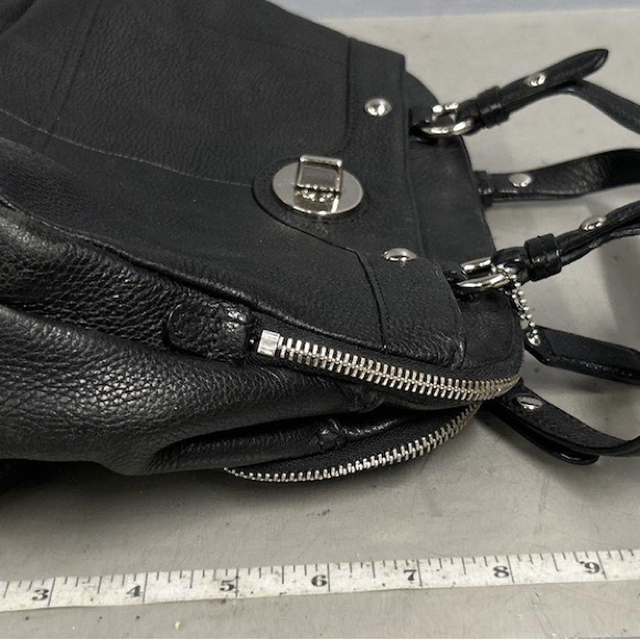 Vintage Coach Penelope Black Leather Handbag with Turnlock - Picture 4 of 8